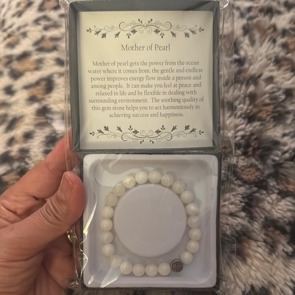 Mother of Pearl White Bracelet